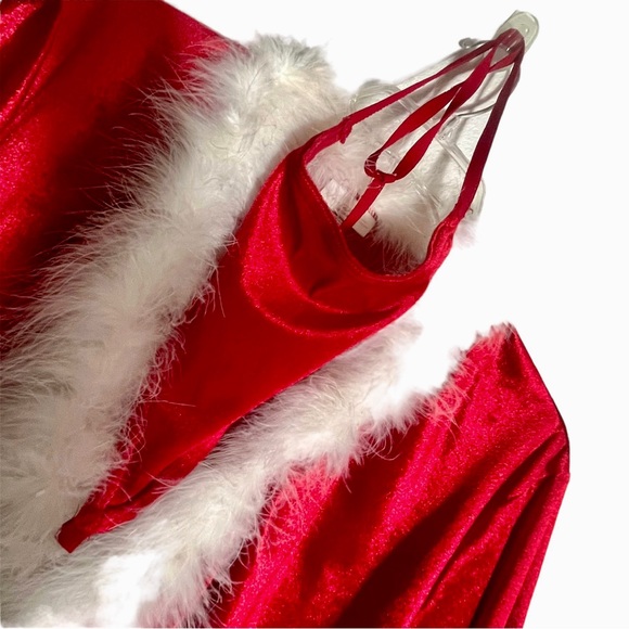 ηεω Velvet Santa Robe & G-String Set Red w/ White Feather Trim Secret Treasures - Picture 4 of 14